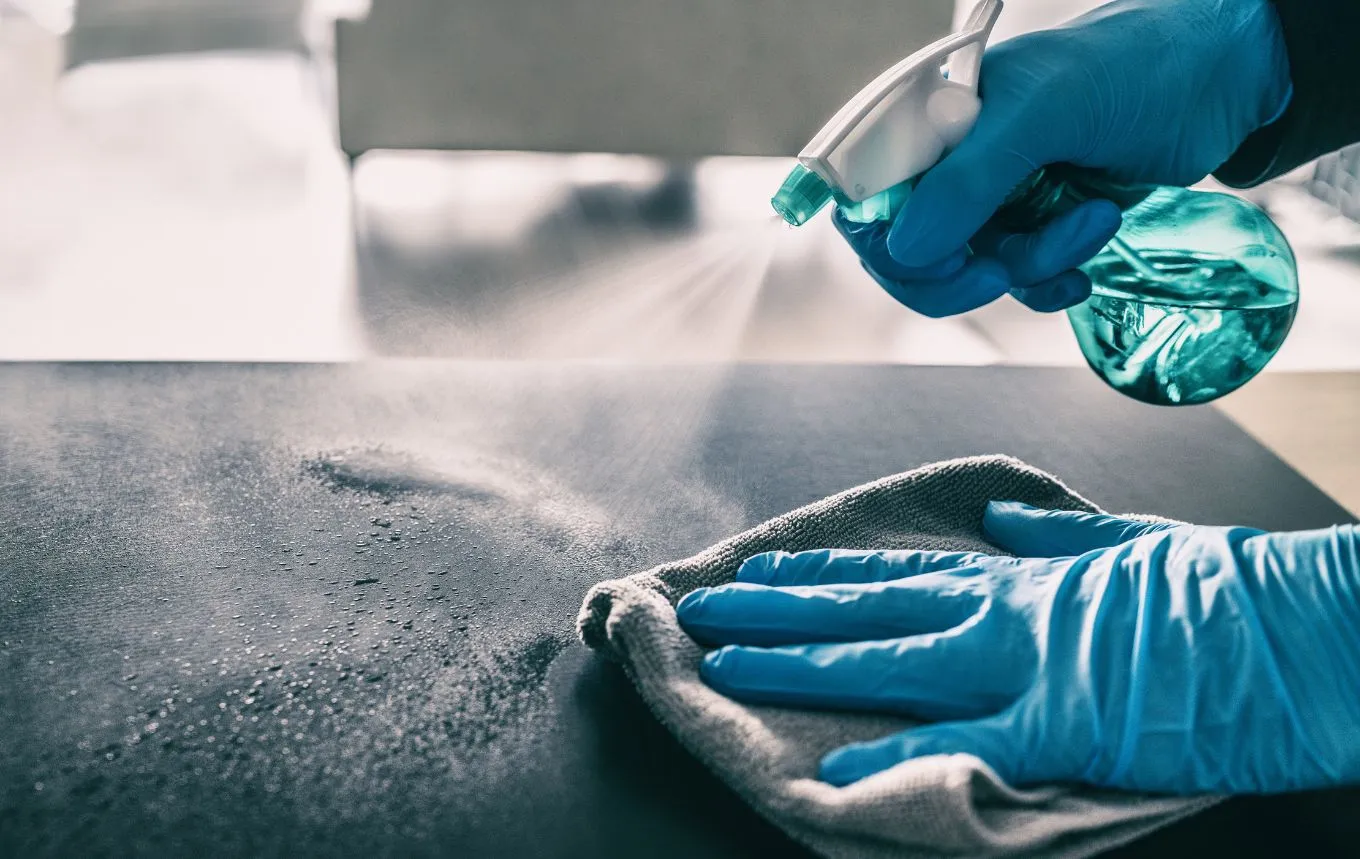 Sanitizing-e-Disinfecting-cleaning-services